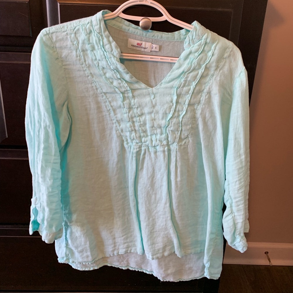Vineyard vines top